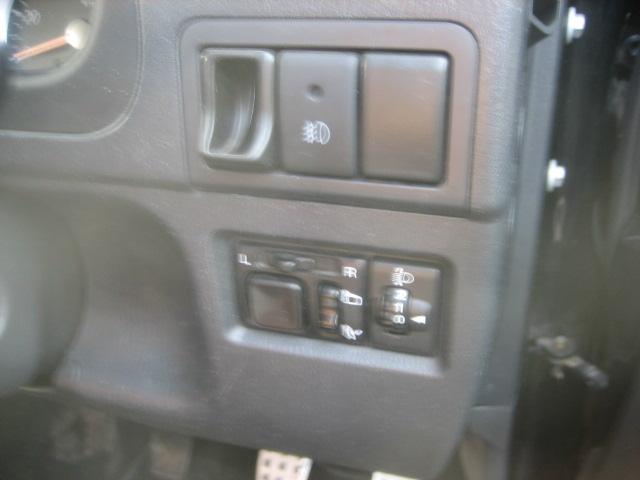 ジムニー ランドベンチャー　限定車　シートヒーター　ジオランダーＭ／Ｔタイヤ　前後バンパー外品（28枚目）