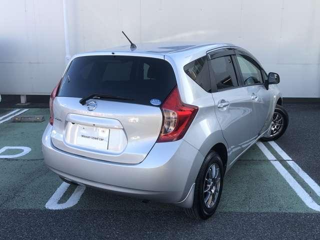 ノート Ｘ　ＦＯＵＲ　パートタイム４ＷＤ　社外アルミホイール・純正ナビ・バックモニター・ＥＴＣ・ワンオーナー・インテリキー（2枚目）