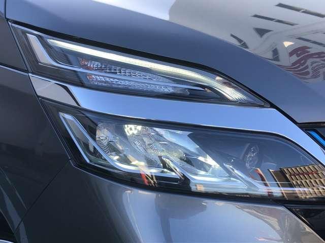 セレナ ｅ－パワー　ハイウェイスターＶ　１．２　ｅ－ＰＯＷＥＲ　ハイウェイスター　Ｖ　両側ハンズフリースライドドア・１０インチナビ（13枚目）