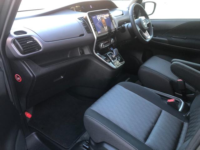セレナ ｅ－パワー　ハイウェイスターＶ　１．２　ｅ－ＰＯＷＥＲ　ハイウェイスター　Ｖ　両側ハンズフリースライドドア・１０インチナビ（42枚目）