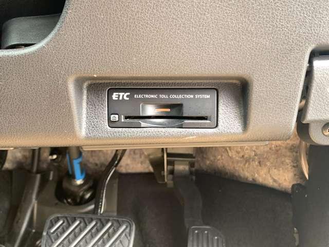 リーフ Ｘ　ワンオーナー　禁煙車　オートクルーズコントロール　純正ＳＤナビ　ＣＤ　バックカメラ　ＥＴＣ　スマートキー　ＬＥＤヘッドランプ　ＡＢＳ　衝突被害軽減システム　盗難防止システム（16枚目）