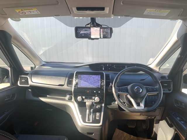 セレナ ２．０　ハイウェイスター　ＶセレクションＩＩ　純正９インチフルセグメモリーナビ（4枚目）