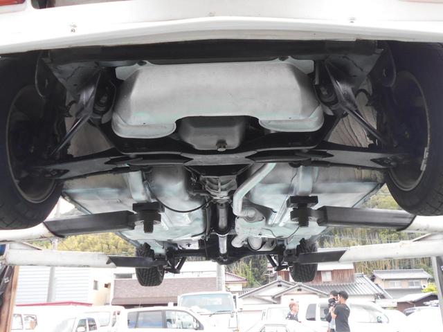 サニートラック ロングＤＸ　フロントリア車高調整ライトマーシャル大森タコメーターステアリングモモプロト左右ストライプ新品純正クーラークラッチセットオイルシールクラッチワイヤーエンジンリヤオイルシール新品交換済（26枚目）