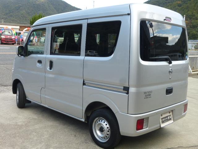 NV100クリッパーバン DX GLセーフティパッケージ ダッシュ4AT キーレスキー ハイルーフ 電動格納ミラー エマージェンシーブレーキ バックソナー 車線逸脱警報 社外ナビ AM/FMチューナー 前後ドライブレコーダー(4枚目)