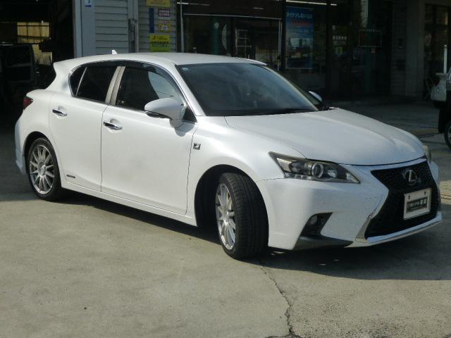 ＣＴ ＣＴ２００ｈ　バージョンＣ　後期フロントグリル　皮調シートカバー　純正ナビフルセグＴＶ　バックカメラ　シートヒーター　ビルトインＥＴＣ　ミラータイプドライブレコーダー　社外１７インチアルミ　パドルシフト　クルーズコントロール（5枚目）