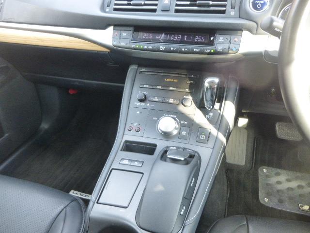 ＣＴ ＣＴ２００ｈ　バージョンＣ　後期フロントグリル　皮調シートカバー　純正ナビフルセグＴＶ　バックカメラ　シートヒーター　ビルトインＥＴＣ　ミラータイプドライブレコーダー　社外１７インチアルミ　パドルシフト　クルーズコントロール（15枚目）