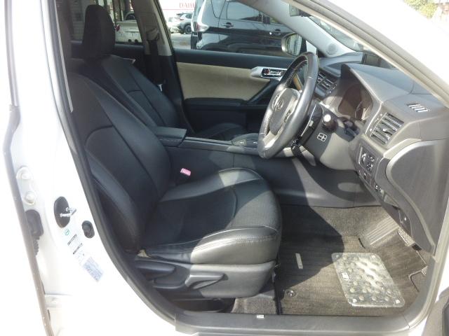 ＣＴ ＣＴ２００ｈ　バージョンＣ　後期フロントグリル　皮調シートカバー　純正ナビフルセグＴＶ　バックカメラ　シートヒーター　ビルトインＥＴＣ　ミラータイプドライブレコーダー　社外１７インチアルミ　パドルシフト　クルーズコントロール（21枚目）