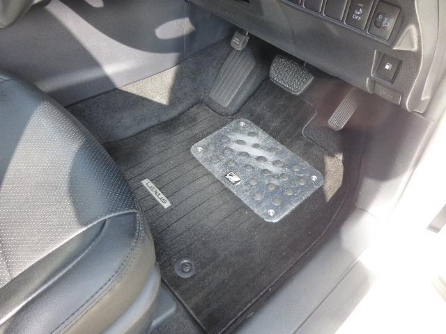 ＣＴ ＣＴ２００ｈ　バージョンＣ　後期フロントグリル　皮調シートカバー　純正ナビフルセグＴＶ　バックカメラ　シートヒーター　ビルトインＥＴＣ　ミラータイプドライブレコーダー　社外１７インチアルミ　パドルシフト　クルーズコントロール（22枚目）