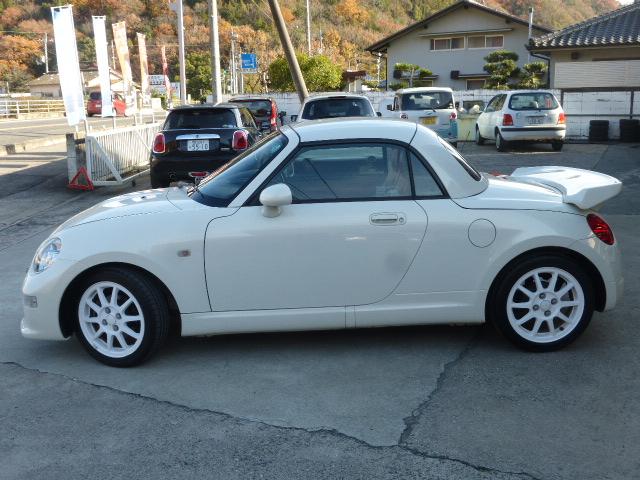 コペン アクティブトップ 5MT 赤レザーシート MOMOステ シートヒーター キーレスキー 2DINディスプレーオーディオ BT対応 ETC 社外アルミ 社外フロントバンパー 社外トランクスポイラー 電動オープントップ(8枚目)