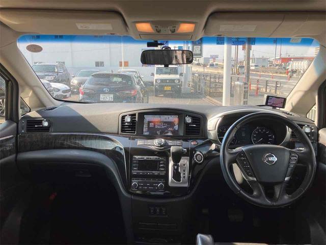 運転者にとっては日々使用することとなる運転席です。運転席が快適だと運転に集中することができますね。