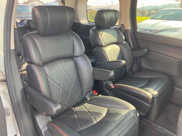 すぐにご来店頂けない場合や遠方にお住まいの方、車両状態の詳細が知りたい方はお気軽にご連絡下さい♪