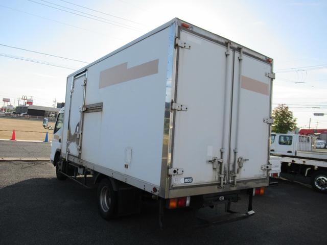 キャンター 　ワイド　ロング　全低床　ＳＡ　ディーゼルターボ　冷蔵冷凍車　５速マニュアル　ワンオーナー（3枚目）