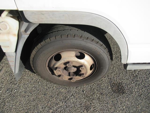 キャンター 　ワイド　ロング　全低床　ＳＡ　ディーゼルターボ　冷蔵冷凍車　５速マニュアル　ワンオーナー（10枚目）