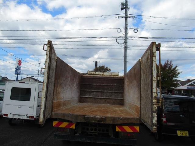 フォワード 　土砂禁ダンプ　ディーゼル　６速マニュアル（5枚目）