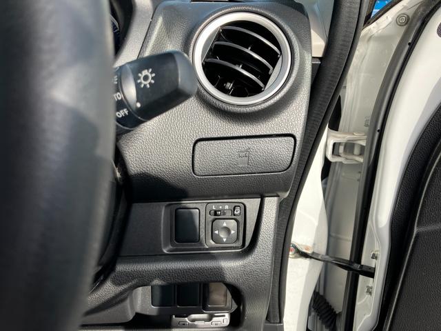 ｅＫカスタム Ｔ　ワンオーナー　禁煙車　フルセグＴＶ　バックカメラ　ミラー型バックモニター　ローダウン　オートライト　社外１５インチアルミホイール　ＣＤ／ＤＶＤ再生可　ＥＴＣ　スマートキー　プッシュスタート（20枚目）