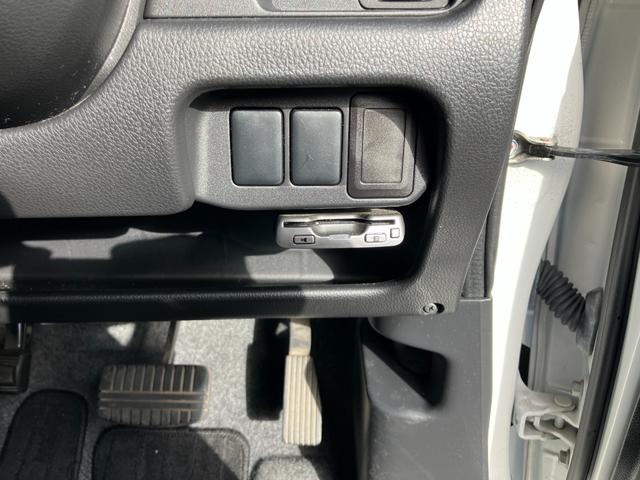ｅＫカスタム Ｔ　ワンオーナー　禁煙車　フルセグＴＶ　バックカメラ　ミラー型バックモニター　ローダウン　オートライト　社外１５インチアルミホイール　ＣＤ／ＤＶＤ再生可　ＥＴＣ　スマートキー　プッシュスタート（22枚目）