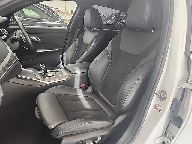 3シリーズ 320d xDriveツーリング Mスポーツ ミネラルホワイト/4WD/クリーンディーゼル/全周囲360°カメラ/地デジチューナー/ドラレコ/ドライビングアシストプロフェッショナル/ハーフレザーシート/シートヒータ/ダブルエアコン/MAXエアコン(36枚目)