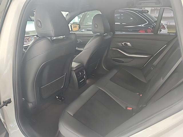 3シリーズ 320d xDriveツーリング Mスポーツ ミネラルホワイト/4WD/クリーンディーゼル/全周囲360°カメラ/地デジチューナー/ドラレコ/ドライビングアシストプロフェッショナル/ハーフレザーシート/シートヒータ/ダブルエアコン/MAXエアコン(37枚目)