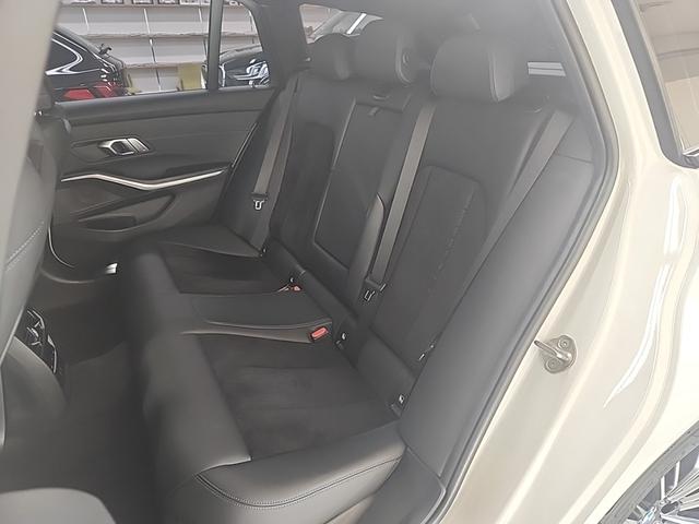 3シリーズ 320d xDriveツーリング Mスポーツ ミネラルホワイト/4WD/クリーンディーゼル/全周囲360°カメラ/地デジチューナー/ドラレコ/ドライビングアシストプロフェッショナル/ハーフレザーシート/シートヒータ/ダブルエアコン/MAXエアコン(38枚目)