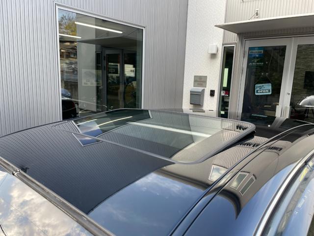 シーマ ３００Ｇグランドツーリング　ガラスサンルーフ　黒革内装　ターボ　ノーマル　８型純正ナビ　オットマン　Ｂカメラ　ＶＱ３０ＤＥＴ搭載２８０Ｐｓトルク３９．５Ｋｇｍ４．５Ｖ８ゴールドエンブレム　ＫＨ３純正ブラック　バルカンヘッドライト（13枚目）