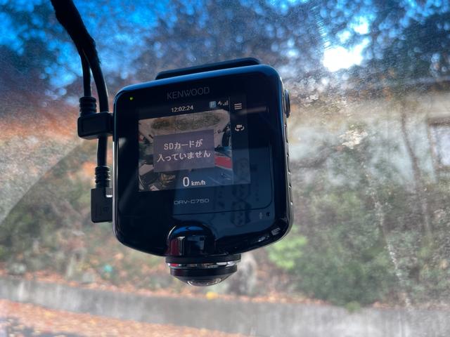 シーマ ３００Ｇグランドツーリング　ガラスサンルーフ　黒革内装　ターボ　ノーマル　８型純正ナビ　オットマン　Ｂカメラ　ＶＱ３０ＤＥＴ搭載２８０Ｐｓトルク３９．５Ｋｇｍ４．５Ｖ８ゴールドエンブレム　ＫＨ３純正ブラック　バルカンヘッドライト（28枚目）