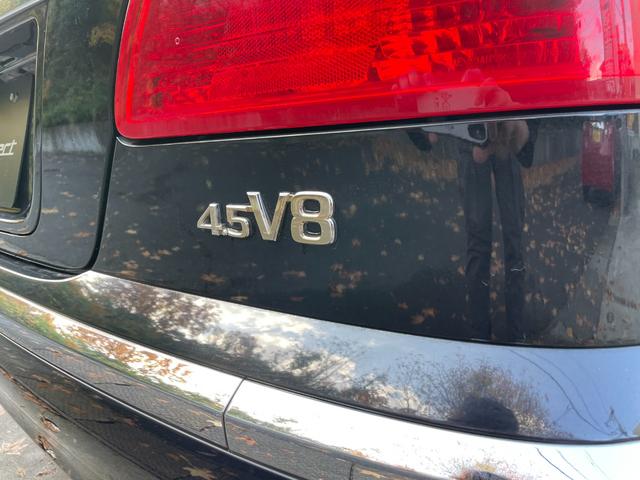 シーマ ３００Ｇグランドツーリング　ガラスサンルーフ　黒革内装　ターボ　ノーマル　８型純正ナビ　オットマン　Ｂカメラ　ＶＱ３０ＤＥＴ搭載２８０Ｐｓトルク３９．５Ｋｇｍ４．５Ｖ８ゴールドエンブレム　ＫＨ３純正ブラック　バルカンヘッドライト（32枚目）