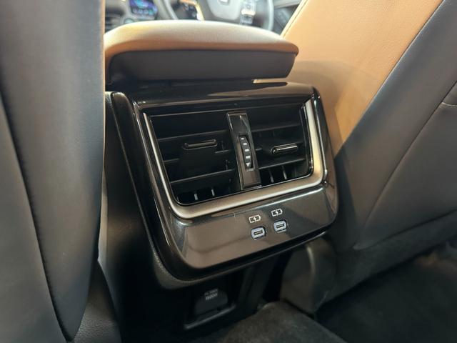 クラウンスポーツ Z Z/パノラマルーフ/ドライブレコーダー機能付きデジタルミラー/トヨタチームメイトアドバンストパーク/パノラミックビューモニター/ヘッドアップディスプレイ/置くだけ充電/BSM/サンドブラウン内装(42枚目)