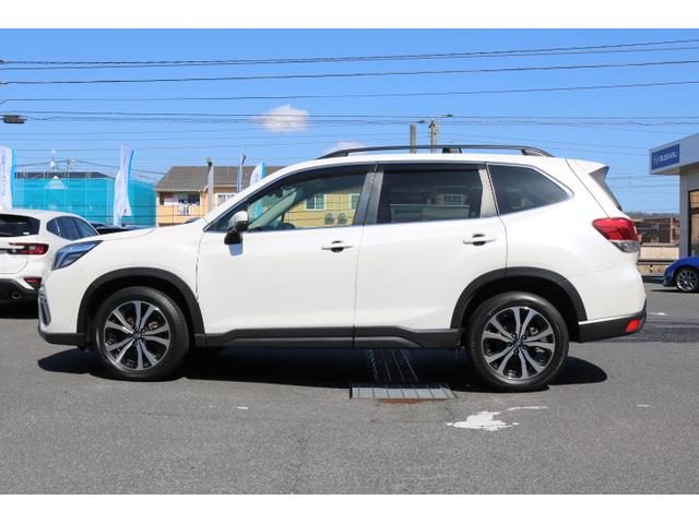 Premium EyeSight搭載車・ナビ・カメラ・ETC 4WD・禁煙車・電動リヤゲ-ト・リヤコ-ナ-センサ-・ドライブレコ-ダ-・フロントビュ-モニタ-・サイドビュ-モニタ-・電動シ-ト(3枚目)