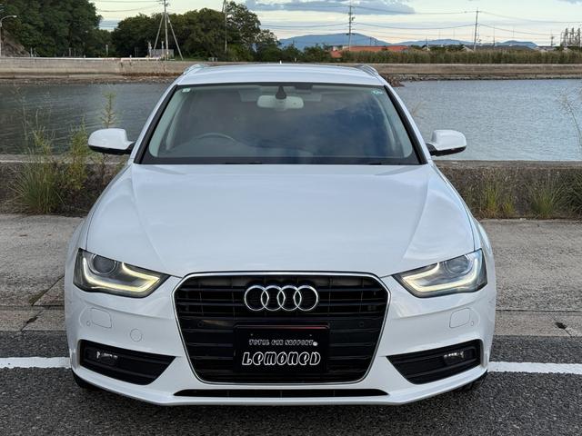 Ａ４アバント ２．０ＴＦＳＩアーバンスタイルエディション　３００台限定車　純正ナビ　地デジＴＶ　バックカメラ　ＨＩＤヘッドライト　ＬＥＤデイライト　アドバンストキー　プッシュスタート　パドルシフト　純正１７インチアルミ　Ｆ・Ｒコーナーセンサー　シートヒーター（2枚目）