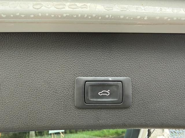 Ａ４アバント ２．０ＴＦＳＩアーバンスタイルエディション　３００台限定車　純正ナビ　地デジＴＶ　バックカメラ　ＨＩＤヘッドライト　ＬＥＤデイライト　アドバンストキー　プッシュスタート　パドルシフト　純正１７インチアルミ　Ｆ・Ｒコーナーセンサー　シートヒーター（17枚目）