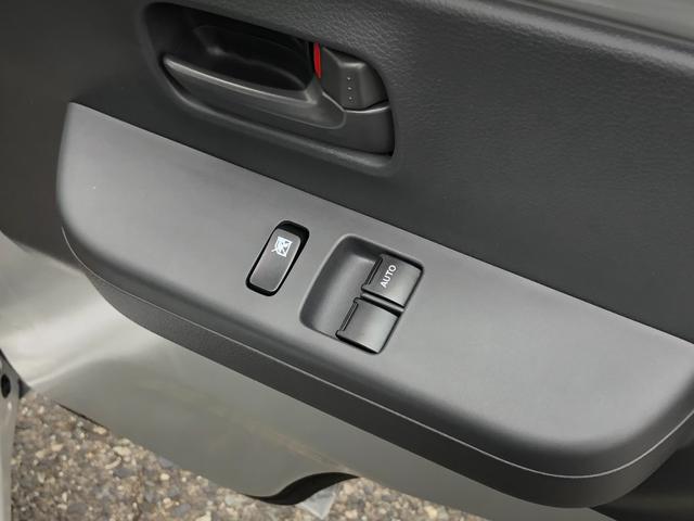 キャリイトラック ＫＣエアコン・パワステ　４ＷＤ　ＡＴ　衝突被害軽減システム　クリアランスソナー　レーンアシスト　アイドリングストップ　オートライト　ＥＳＣ　エアコン　パワーウィンドウ　軽トラック　届出済み未使用車（6枚目）