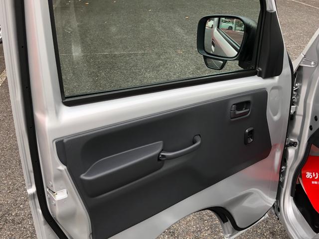 キャリイトラック ＫＣエアコン・パワステ　４ＷＤ　ＡＴ　衝突被害軽減システム　クリアランスソナー　レーンアシスト　アイドリングストップ　オートライト　ＥＳＣ　エアコン　パワーウィンドウ　軽トラック　届出済み未使用車（21枚目）