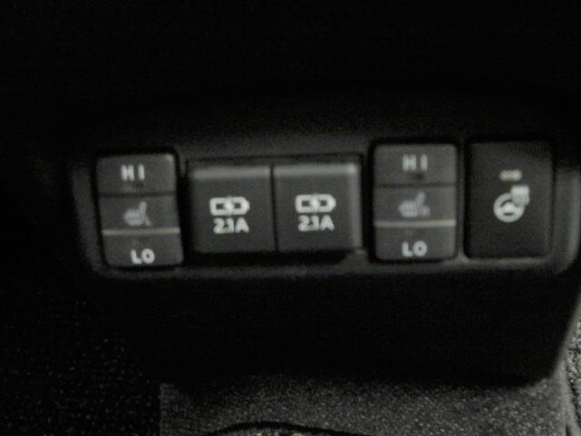 G クエロ フルセグ メモリーナビ DVD再生 ミュージックプレイヤー接続可 バックカメラ 衝突被害軽減システム 両側電動スライド LEDヘッドランプ ウオークスルー 乗車定員7人 3列シート 記録簿(16枚目)