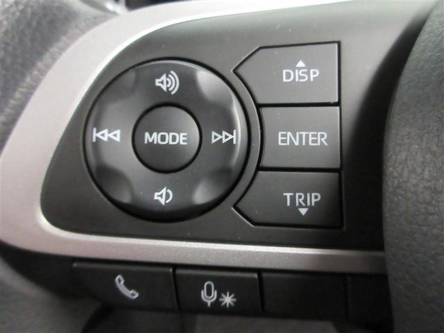 ステアリングスイッチで、手元で安全にオーディオ操作可能。