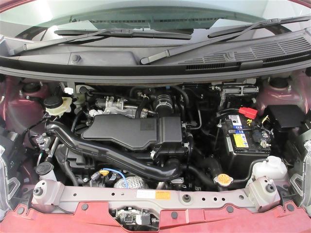 エンジンルームも『まるまるクリン』で隅々まで綺麗に仕上げています。