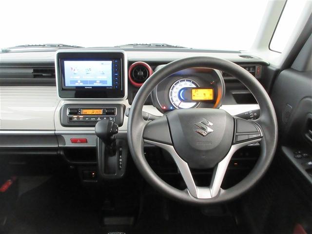 インパネはシンプルなデザイン。運転もしやすそう♪