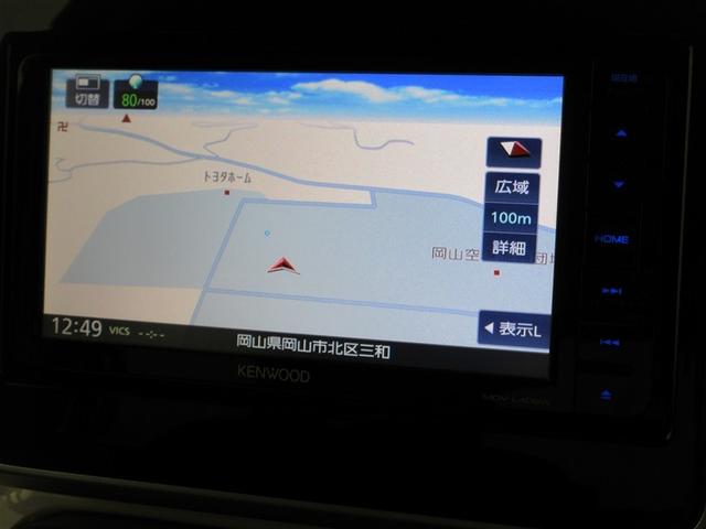 純正ならではのピッタリと収まった感じが、スタイリッシュな雰囲気を演出してくれます。型式はケンウッド『ＭＤＶ-Ｌ４０６Ｗ』です。