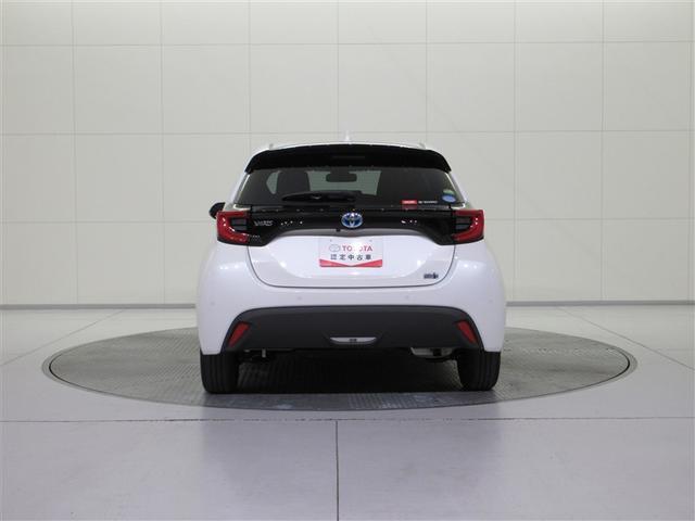 ヤリス ハイブリッドＺ　メモリーナビ　ミュージックプレイヤー接続可　バックカメラ　衝突被害軽減システム　ＥＴＣ　ＬＥＤヘッドランプ　ワンオーナー　記録簿　アイドリングストップ（4枚目）