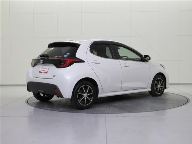 ヤリス ハイブリッドＺ　メモリーナビ　ミュージックプレイヤー接続可　バックカメラ　衝突被害軽減システム　ＥＴＣ　ＬＥＤヘッドランプ　ワンオーナー　記録簿　アイドリングストップ（5枚目）