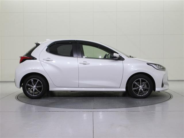 ヤリス ハイブリッドＺ　メモリーナビ　ミュージックプレイヤー接続可　バックカメラ　衝突被害軽減システム　ＥＴＣ　ＬＥＤヘッドランプ　ワンオーナー　記録簿　アイドリングストップ（6枚目）