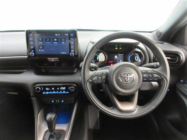 ヤリス ハイブリッドＺ　メモリーナビ　ミュージックプレイヤー接続可　バックカメラ　衝突被害軽減システム　ＥＴＣ　ＬＥＤヘッドランプ　ワンオーナー　記録簿　アイドリングストップ（12枚目）