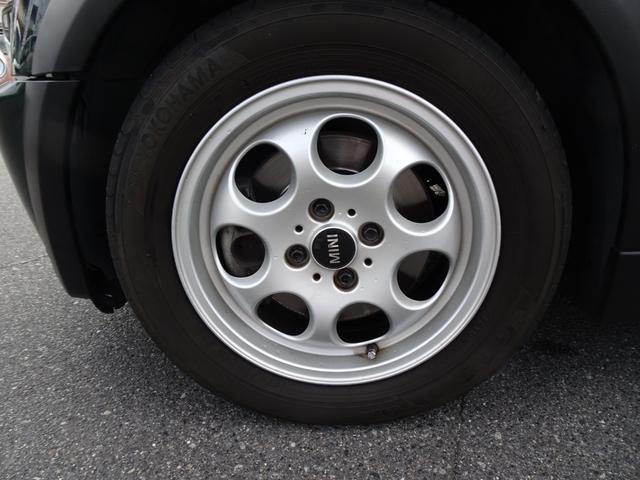 ＭＩＮＩ クーパー　コンバーチブル　電動オープン　ＣＤデッキ　ＥＴＣ　シートヒーター　アルミホイール（36枚目）