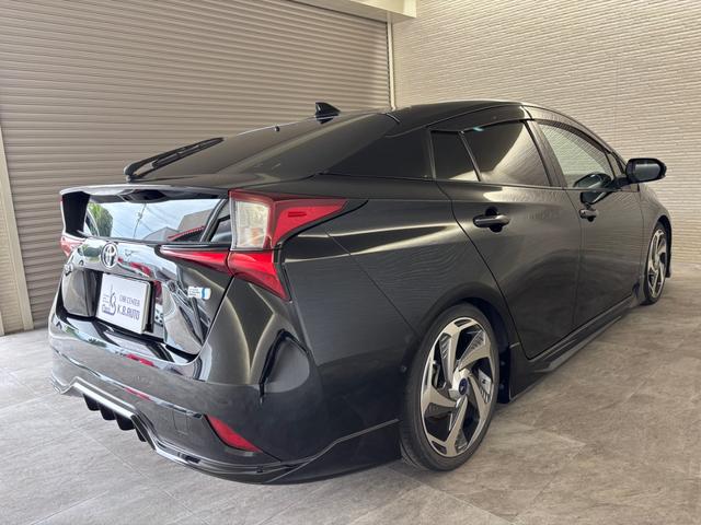 プリウス Ａプレミアム　ツーリングセレクション　ＴＲＤエアロ　モデリスタ１８インチホイール　ＴＥＩＮ車高調　純正９インチナビ　ＮＳＺＴ－Ｙ６８Ｔ　バックモニター　本革エアーシート　ＥＴＣ　クリアランスソナー　ＢＳＭ（8枚目）