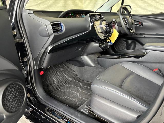 プリウス Ａプレミアム　ツーリングセレクション　ＴＲＤエアロ　モデリスタ１８インチホイール　ＴＥＩＮ車高調　純正９インチナビ　ＮＳＺＴ－Ｙ６８Ｔ　バックモニター　本革エアーシート　ＥＴＣ　クリアランスソナー　ＢＳＭ（46枚目）
