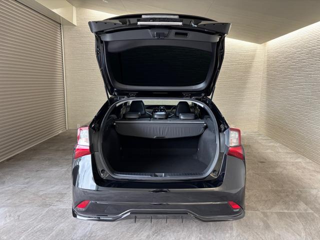 プリウス Ａプレミアム　ツーリングセレクション　ＴＲＤエアロ　モデリスタ１８インチホイール　ＴＥＩＮ車高調　純正９インチナビ　ＮＳＺＴ－Ｙ６８Ｔ　バックモニター　本革エアーシート　ＥＴＣ　クリアランスソナー　ＢＳＭ（58枚目）