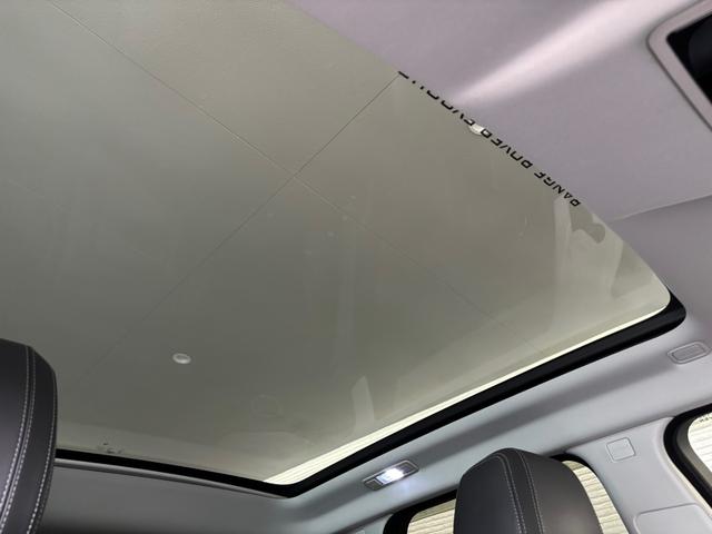 レンジローバーイヴォーク HSEダイナミック パノラマルーフ 黒革シート 全方位カメラ バックカメラ パワーバックドア ステアリングヒーター フロントシートヒーター&クーラー リアシートヒーター 20インチ ETC スマートキー(11枚目)