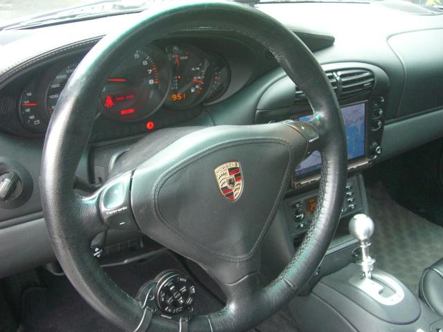 ９１１ ９１１ターボ　４ＷＤ　ターボ　ＨＩＤ　アルミホイール　革シート　パワーシート　盗難防止システム　衝突安全ボディ　ＡＢＳ　エアコン　パワーステアリング　パワーウィンドウ（16枚目）