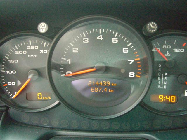 ９１１ ９１１ターボ　４ＷＤ　ターボ　ＨＩＤ　アルミホイール　革シート　パワーシート　盗難防止システム　衝突安全ボディ　ＡＢＳ　エアコン　パワーステアリング　パワーウィンドウ（17枚目）