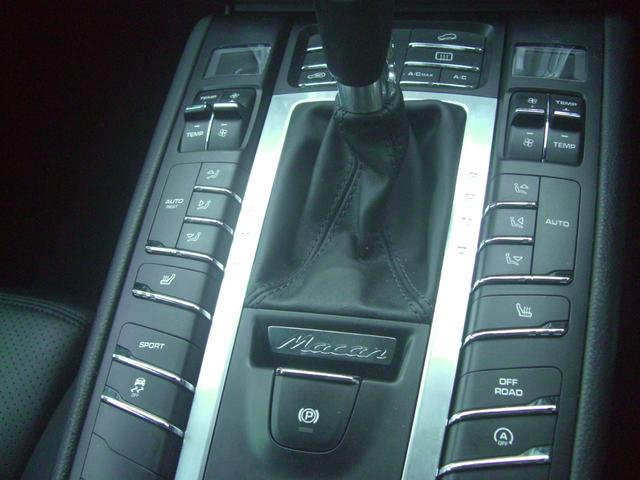 マカン マカン　アルミホイール　盗難防止システム　ＡＢＳ　エアコン　パワーステアリング　パワーウィンドウ（20枚目）