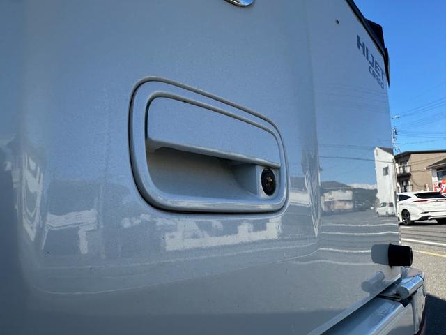 ハイゼットカーゴ デッキバンＧ　ＳＡＩＩＩ　ＡＴ車／４ＷＤ／キーレス／ＬＥＤヘッドランプ／ＬＥＤフォグランプ／社外ナビ／バックカメラ／ＥＴＣ／社外テールランプ／（21枚目）